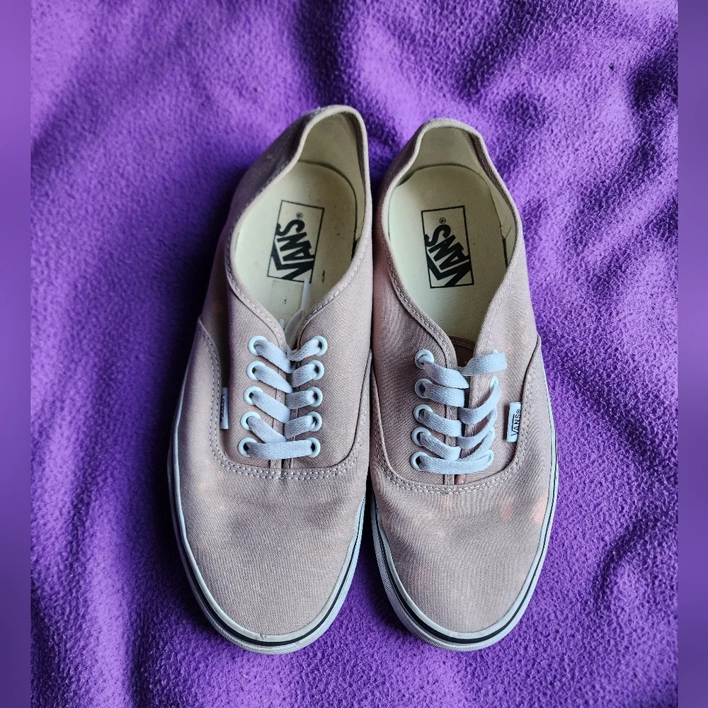 Vans Low Top Sneakers - Picture 1 of 8